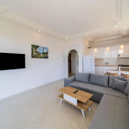Superb Flat With Nature View And Balcony In דירה אלאניה